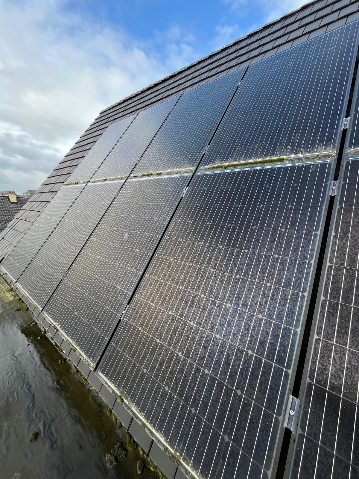 Zonnepanelen reinigen | Particuliere woning